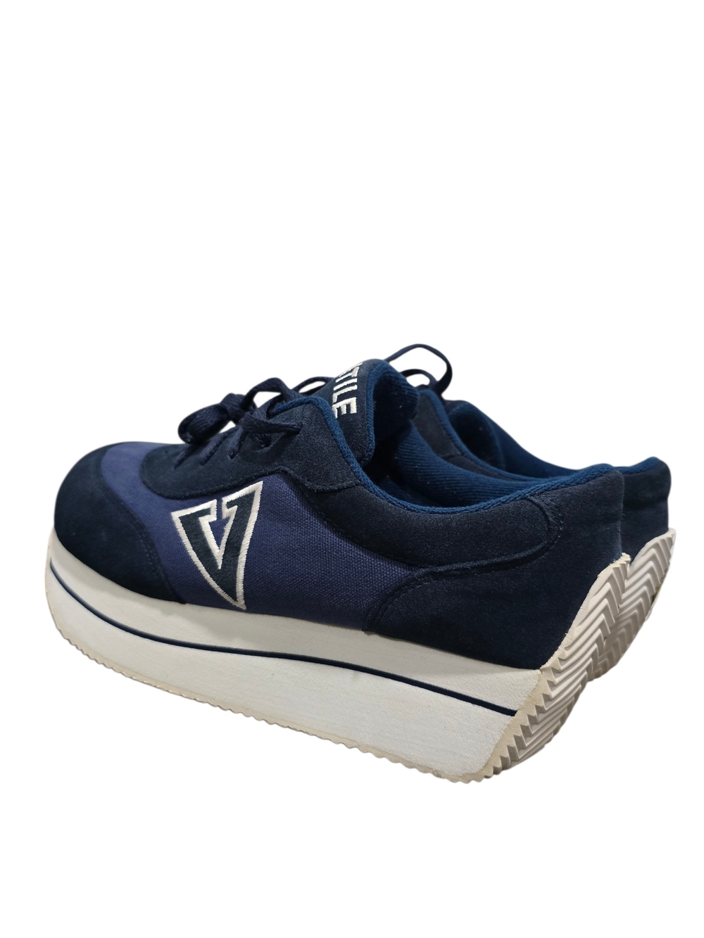 Volatile Y2K Vintage 90's Navy Suede Leather Platform Sneakers Size 8